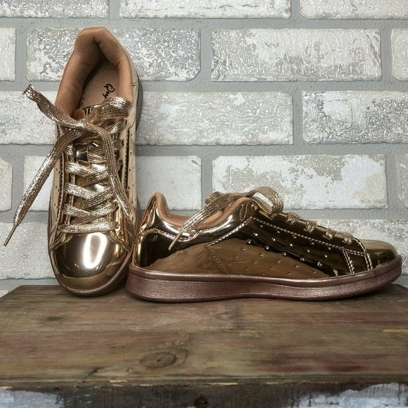 Qupid Metallic Rose Gold Shiny Women's Shoes Sz 6 - Picture 2 of 9